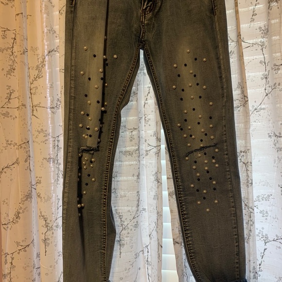 Boutique brand beautiful pearls on the front - Picture 2 of 3